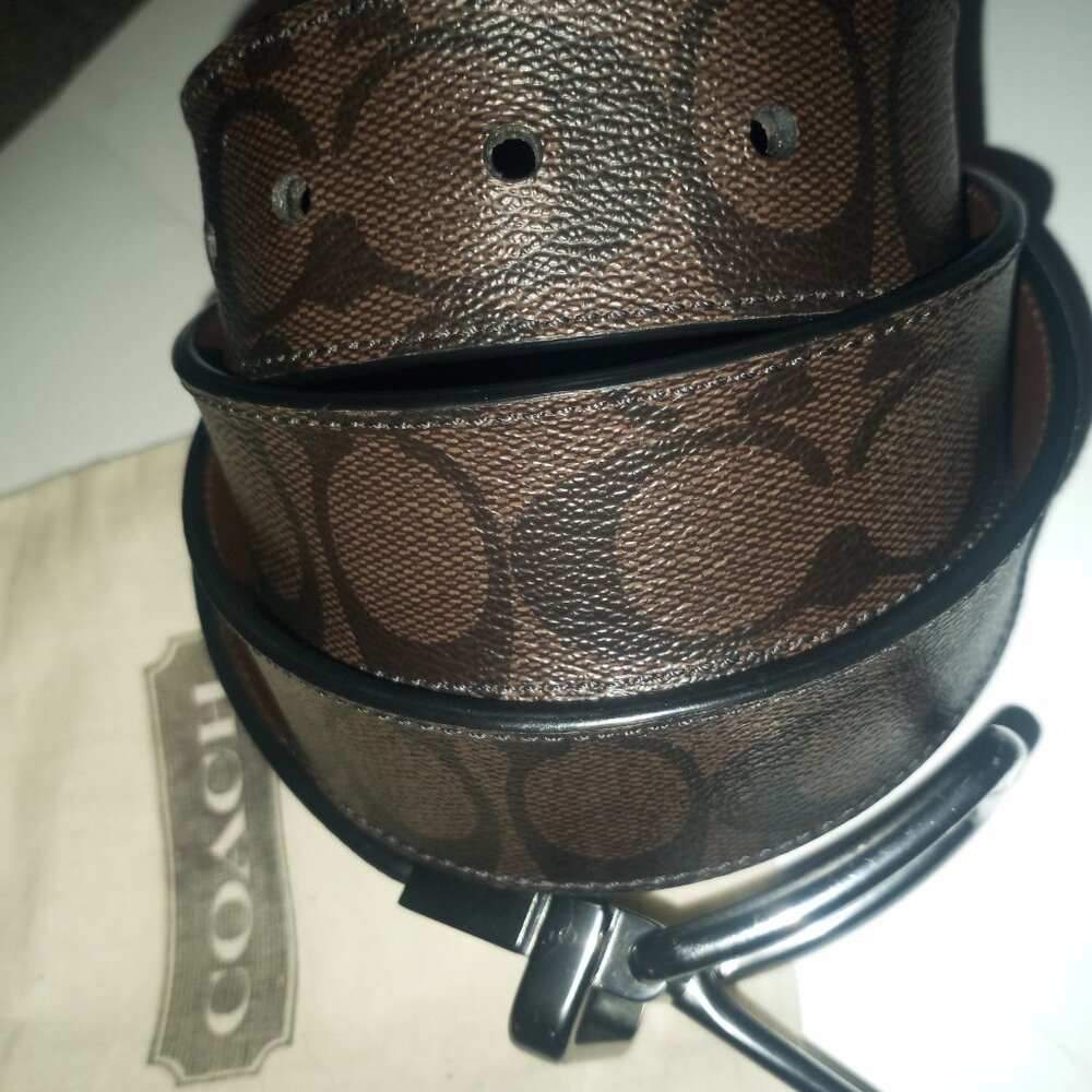 COACH 42in Reversible Belt, Signature Dark Brown Cs